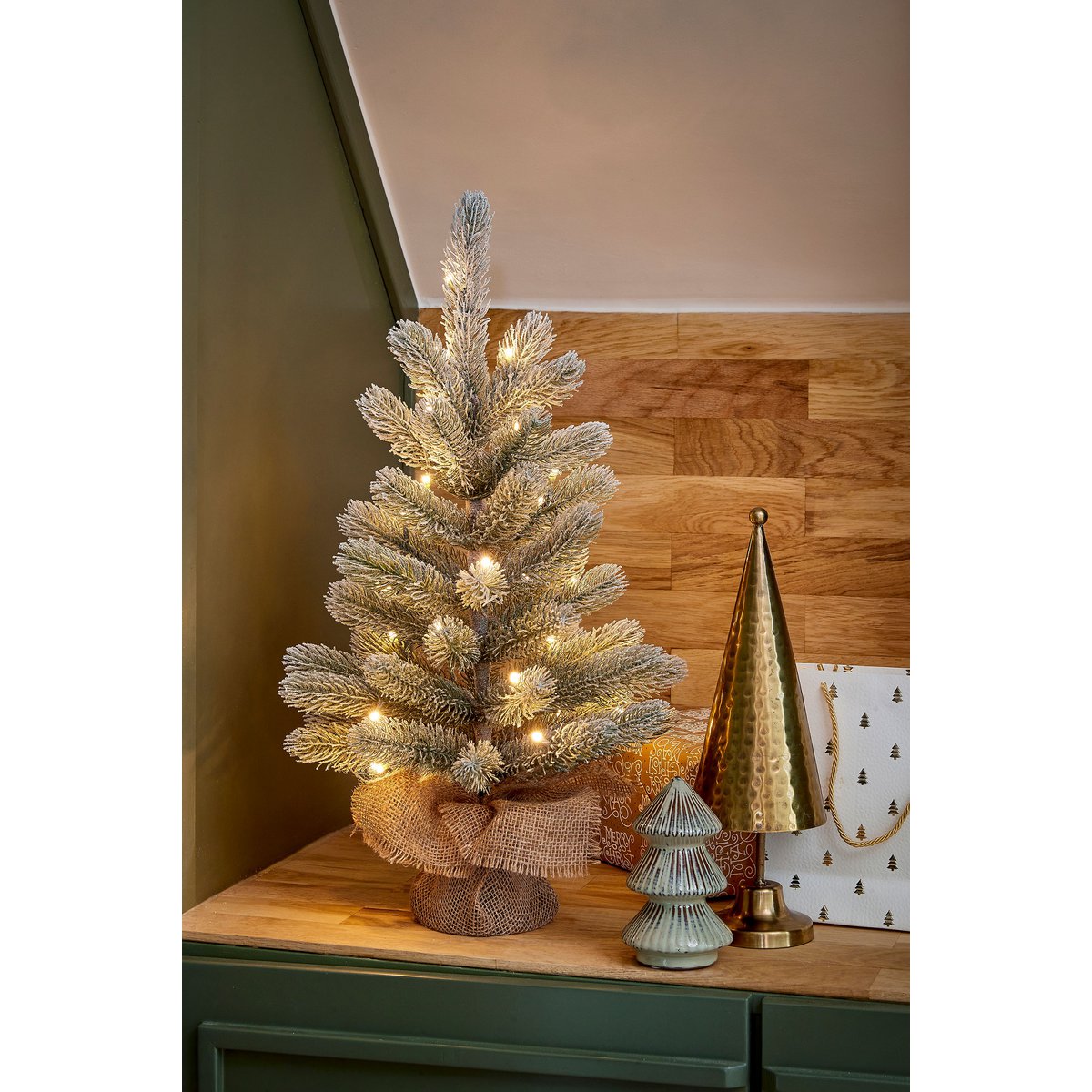 Nagoya Kunstkerstboom in Jute met LED Verlichting en Timerfunctie - H60 x Ø44 cm - Groen
