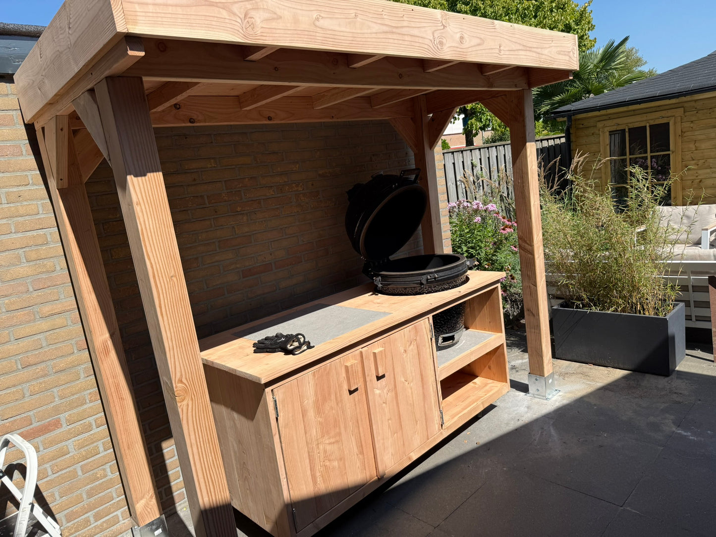 Douglas Overkapping met Buitenkeuken – Compleet