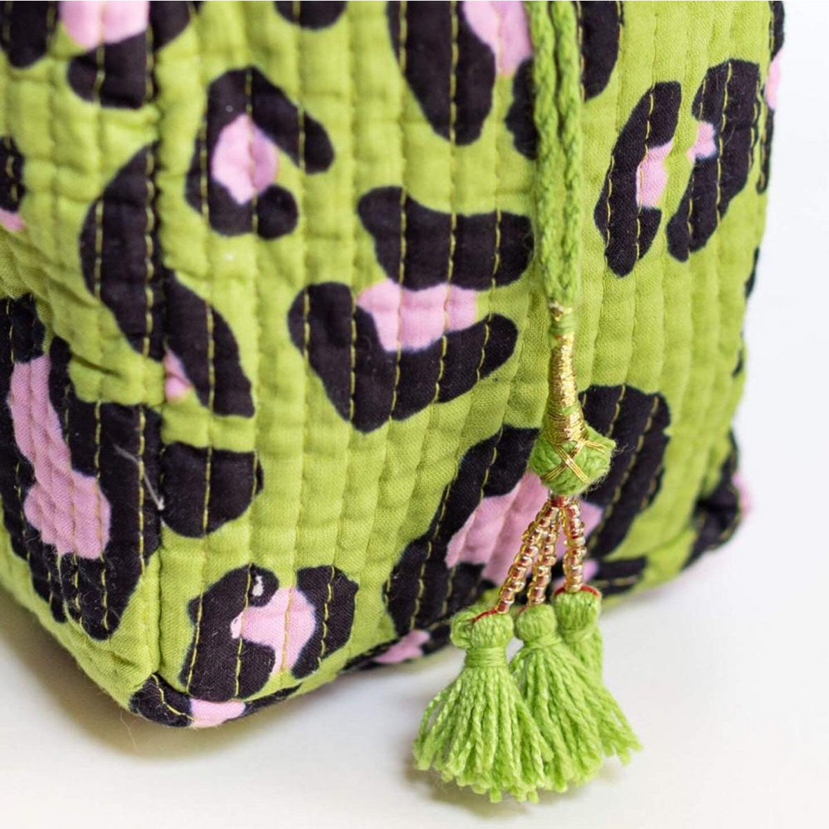 handgemaakte kleine make-uptasje "oh leo kosmisch groen"