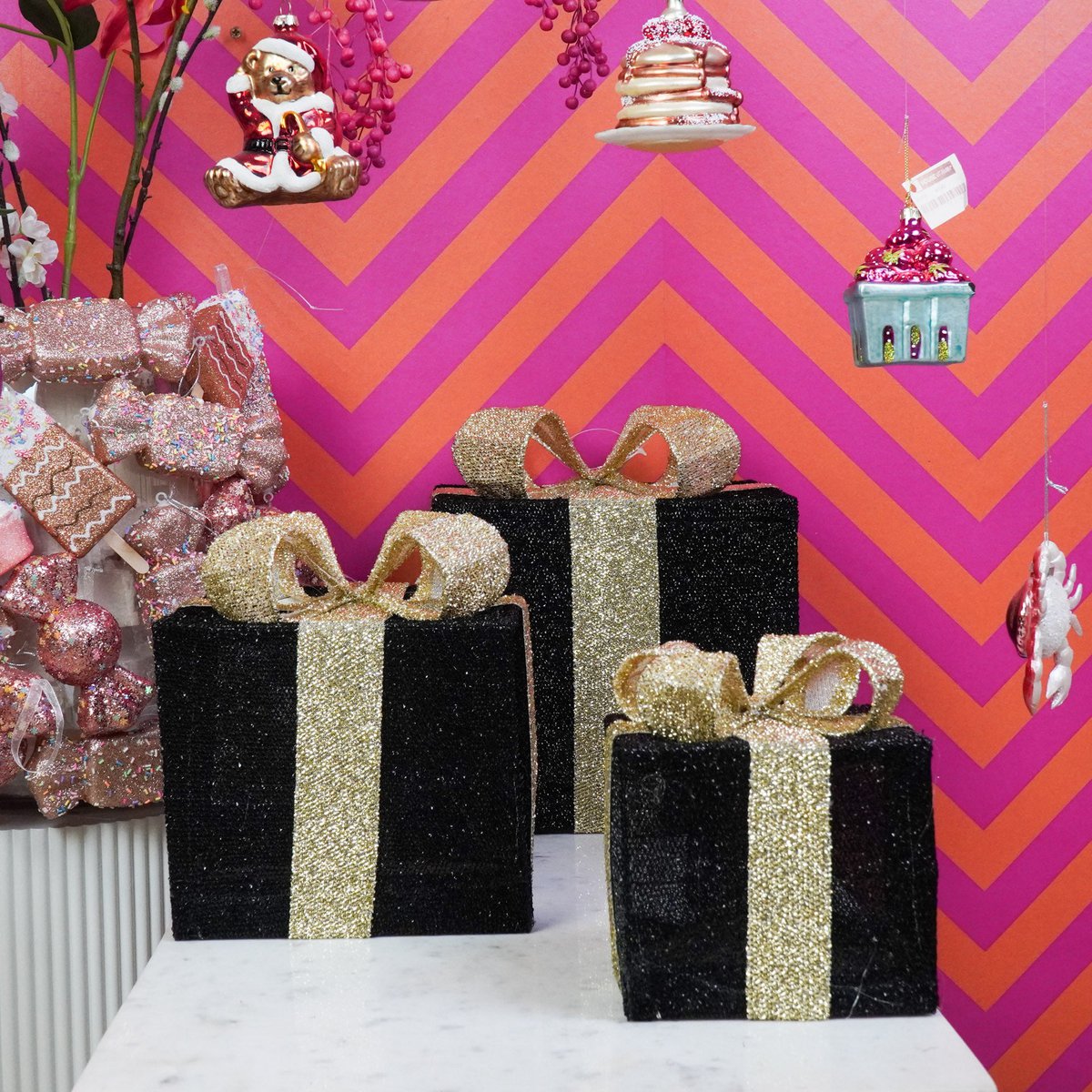 LED Xmas Gift - S3 - Polysenee - zwart/goud -15/20/25cm