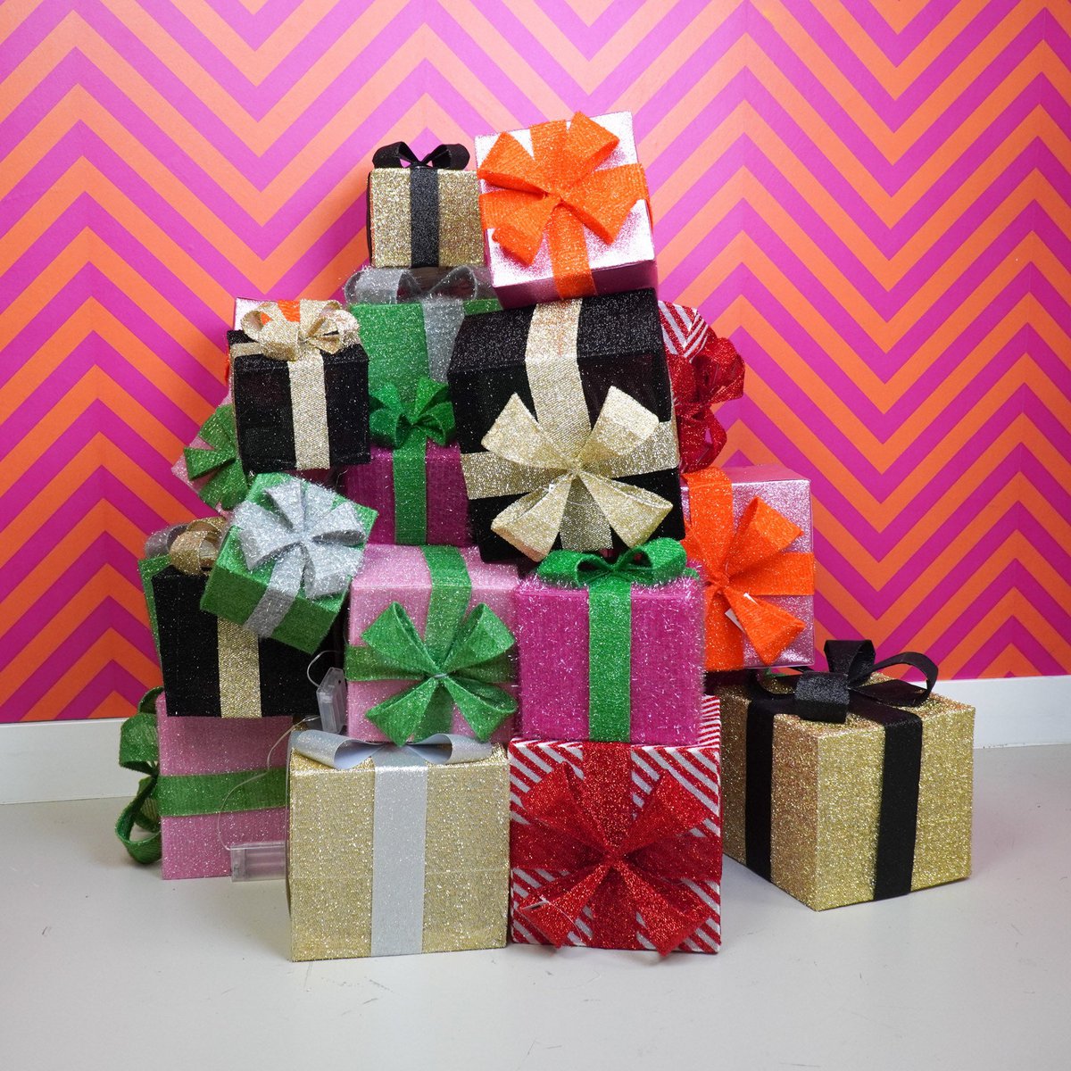 LED Xmas Gift - S3 - Polysenee - zwart/goud -15/20/25cm