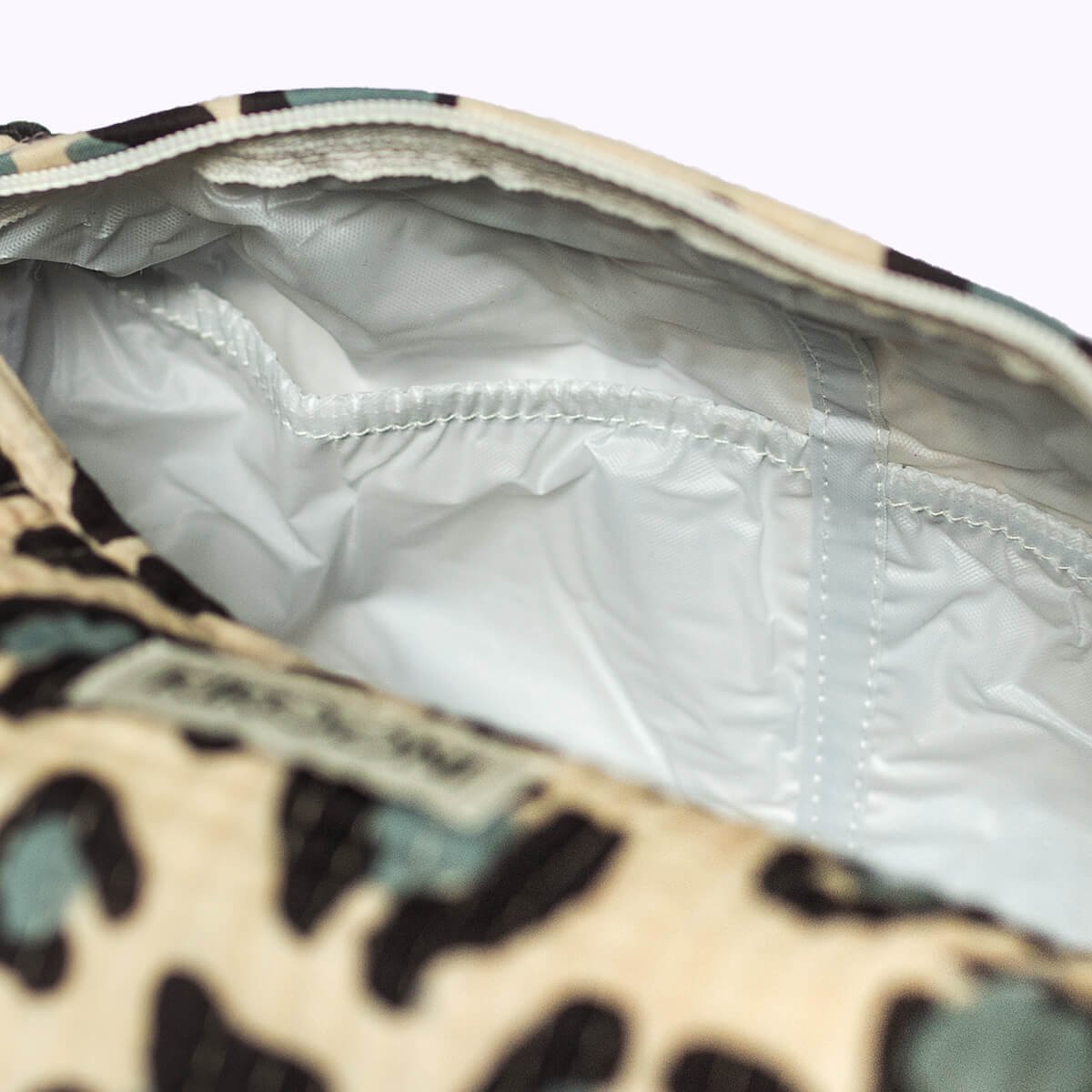 handgemaakte make-uptasje "Blue Leo"