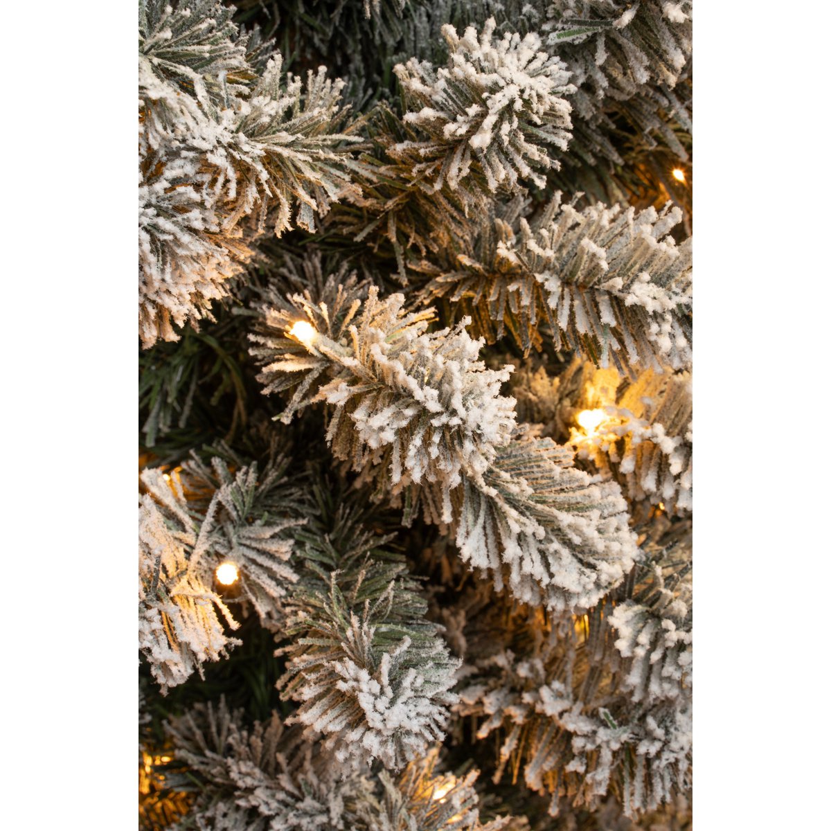 Charlton Smalle Kunstkerstboom met Warm Witte LED Verlichting - H215 x Ø56 cm - Groen Frosted