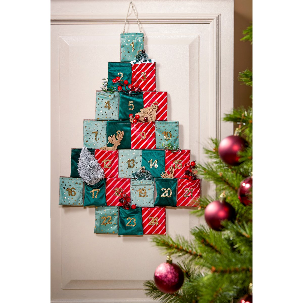 Adventskalender - L72 x B1 x H51 cm - Vilt - Groen, Rood