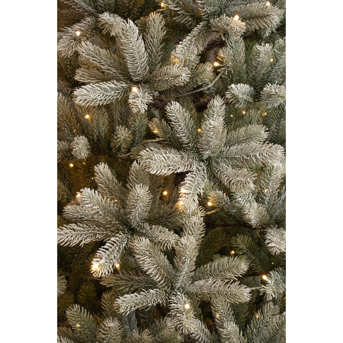 Nagoya Kunstkerstboom met Warm Witte LED Verlichting - H210 x Ø115 cm - Groen Frosted