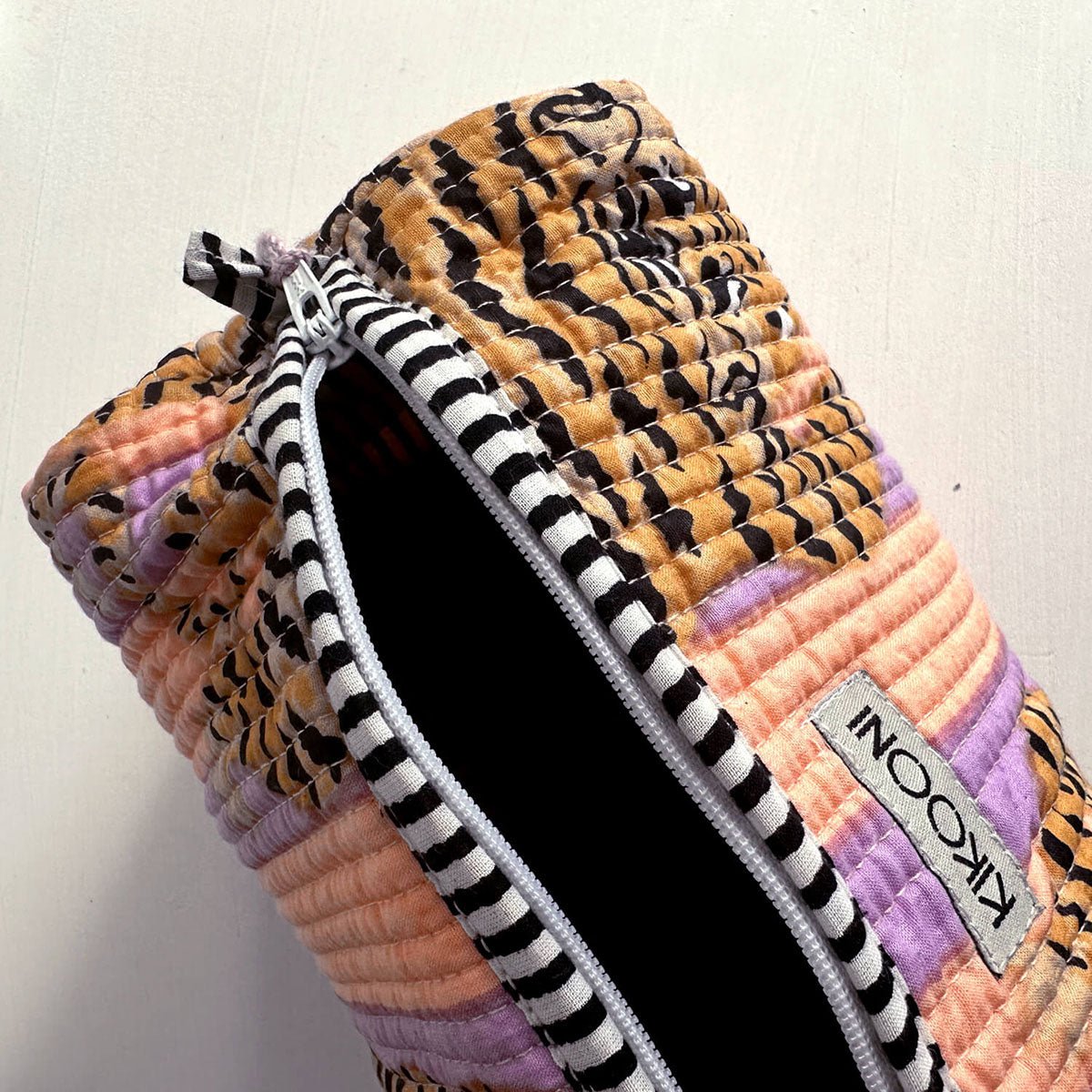 handgemaakte make-uptasje "Poppy Tiger perzik fusion"