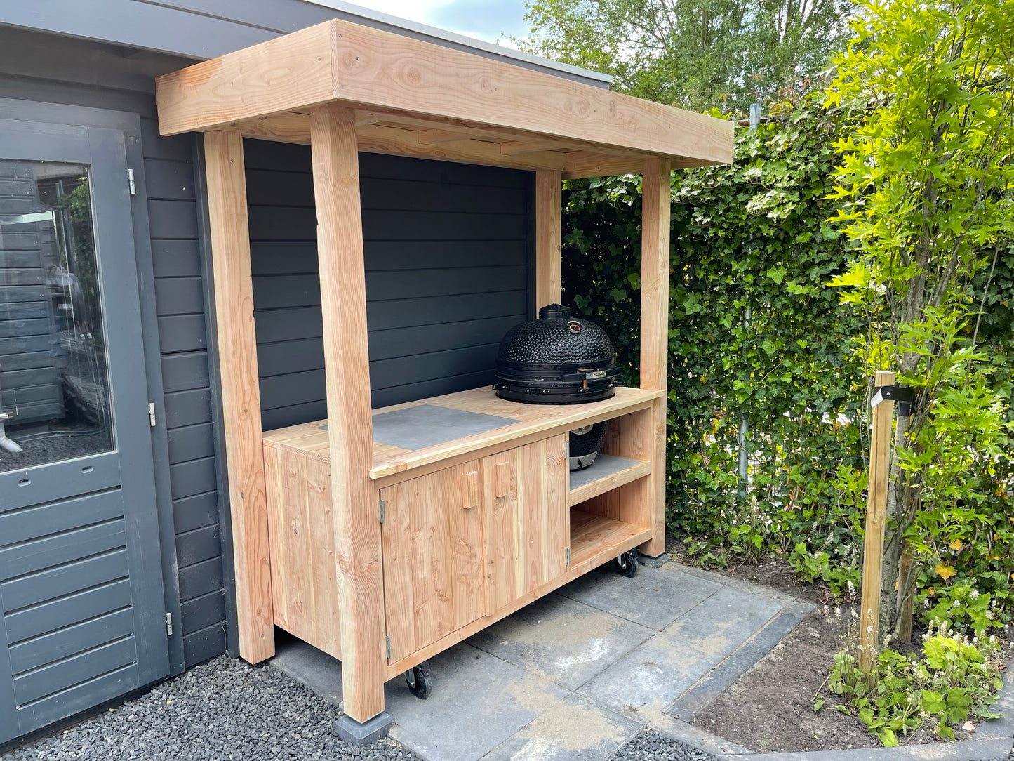 Douglas Overkapping met Buitenkeuken – Compleet