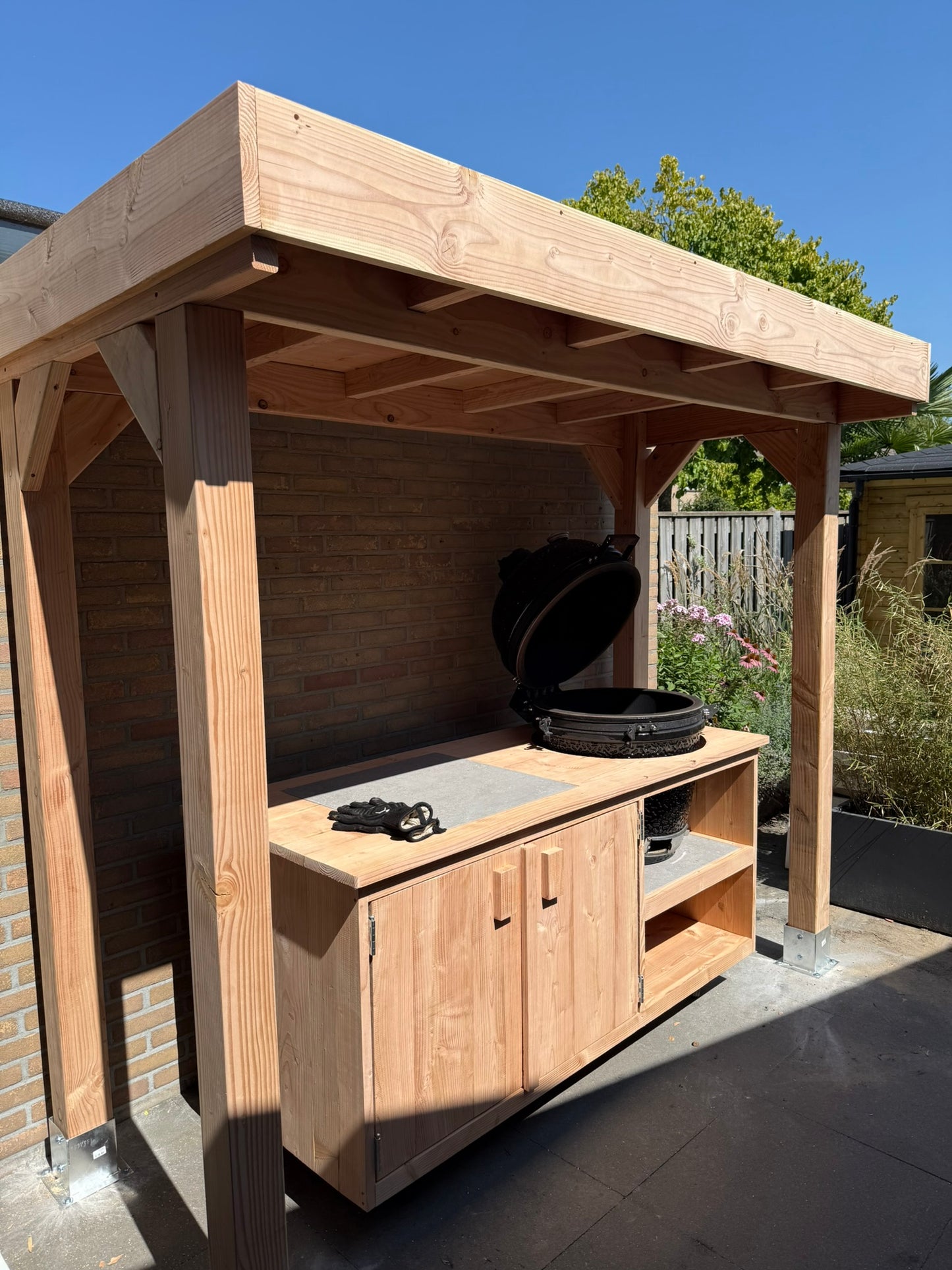 Douglas Overkapping met Buitenkeuken – Compleet