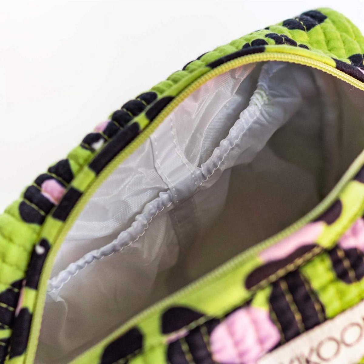 handgemaakte kleine make-uptasje "oh leo kosmisch groen"