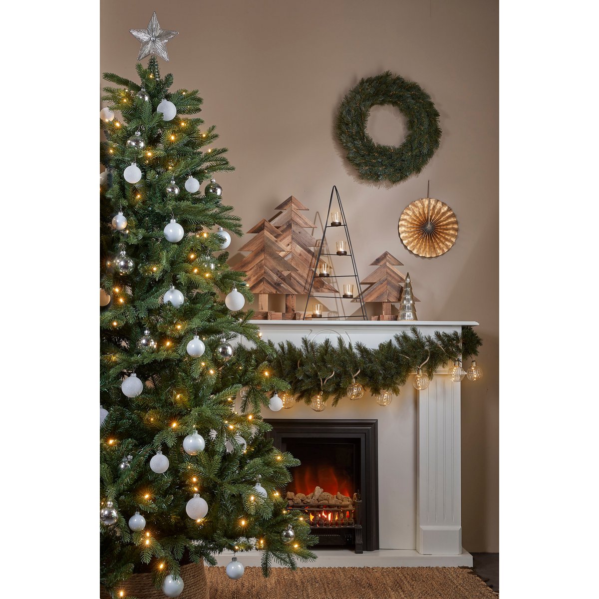 Brampton Kunstkerstboom met LED Verlichting - H215 x Ø142 cm - Groen