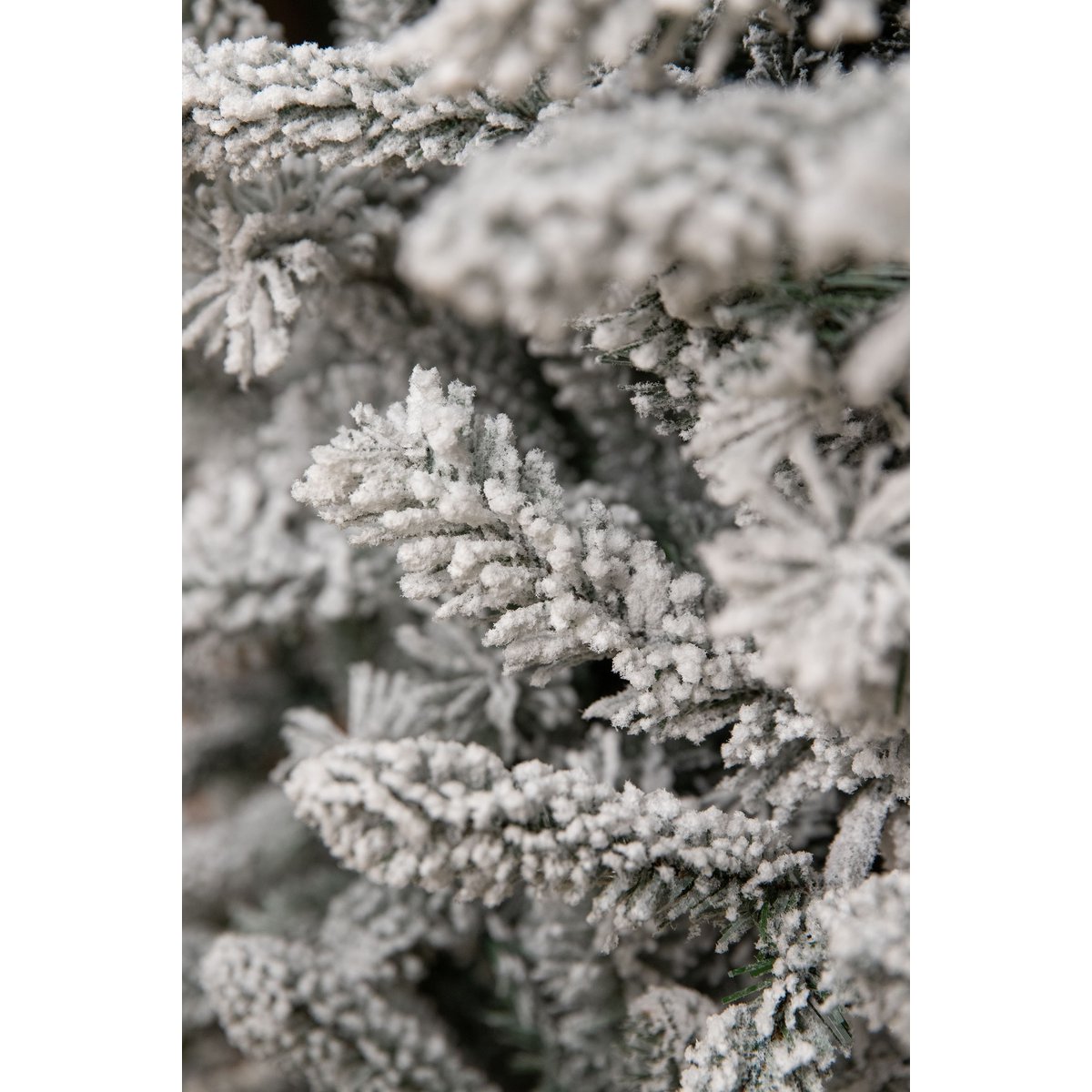Snowdon Kunstkerstboom - H185 x Ø117 cm - Groen Frosted