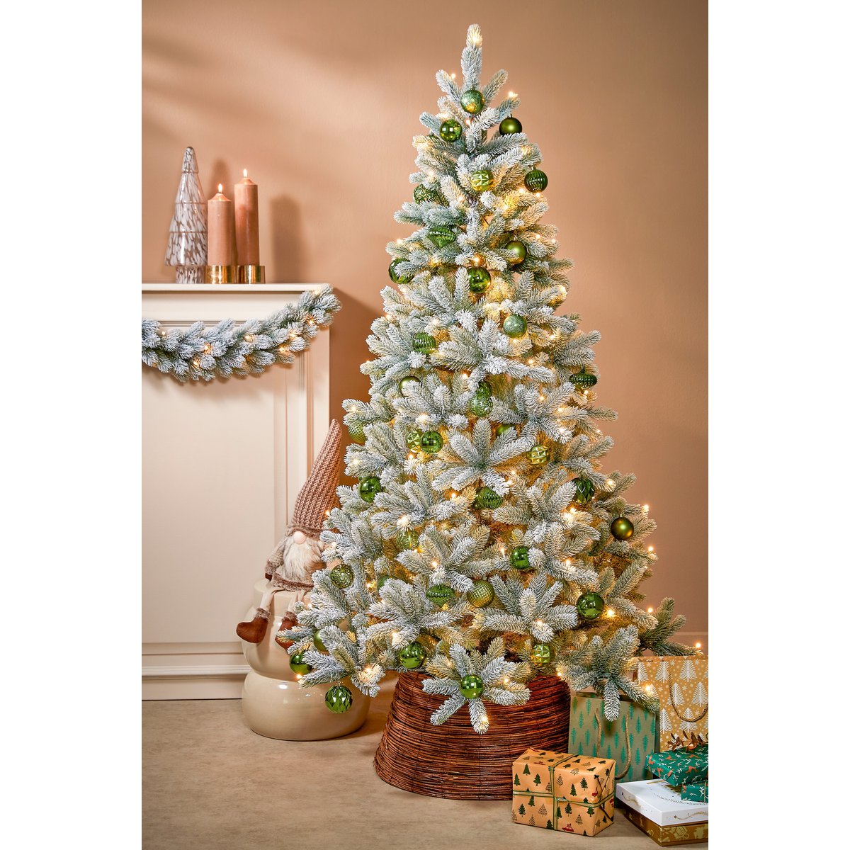 Nagoya Kunstkerstboom met Warm Witte LED Verlichting - H210 x Ø115 cm - Groen Frosted