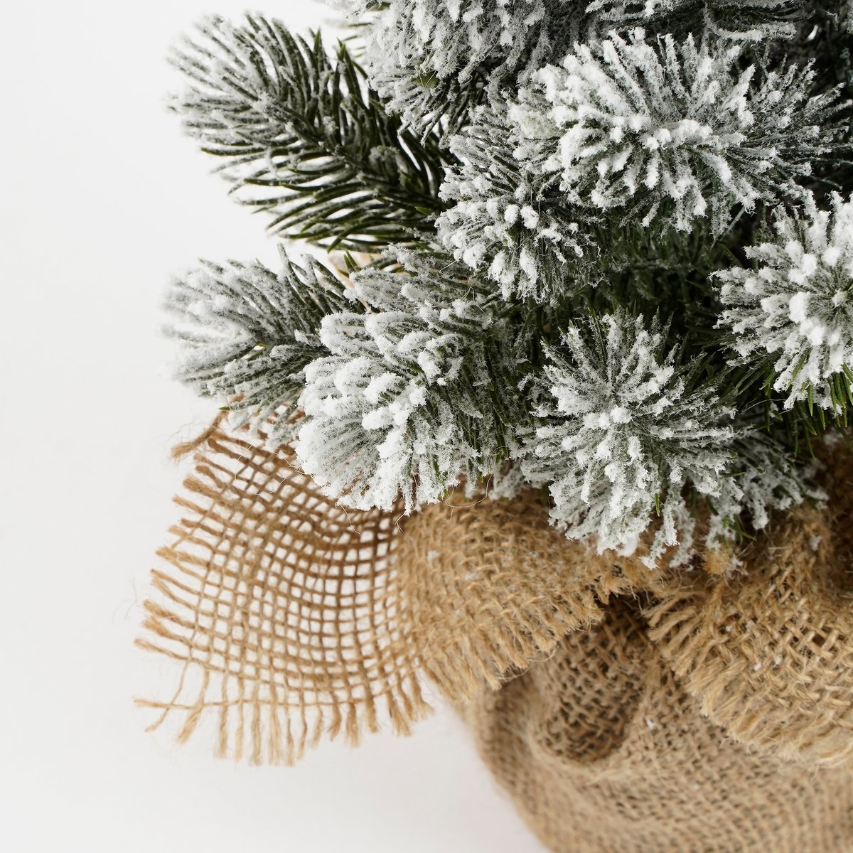 Kunstkerstboom in Jute - H60 x Ø30 cm - Groen Frosted