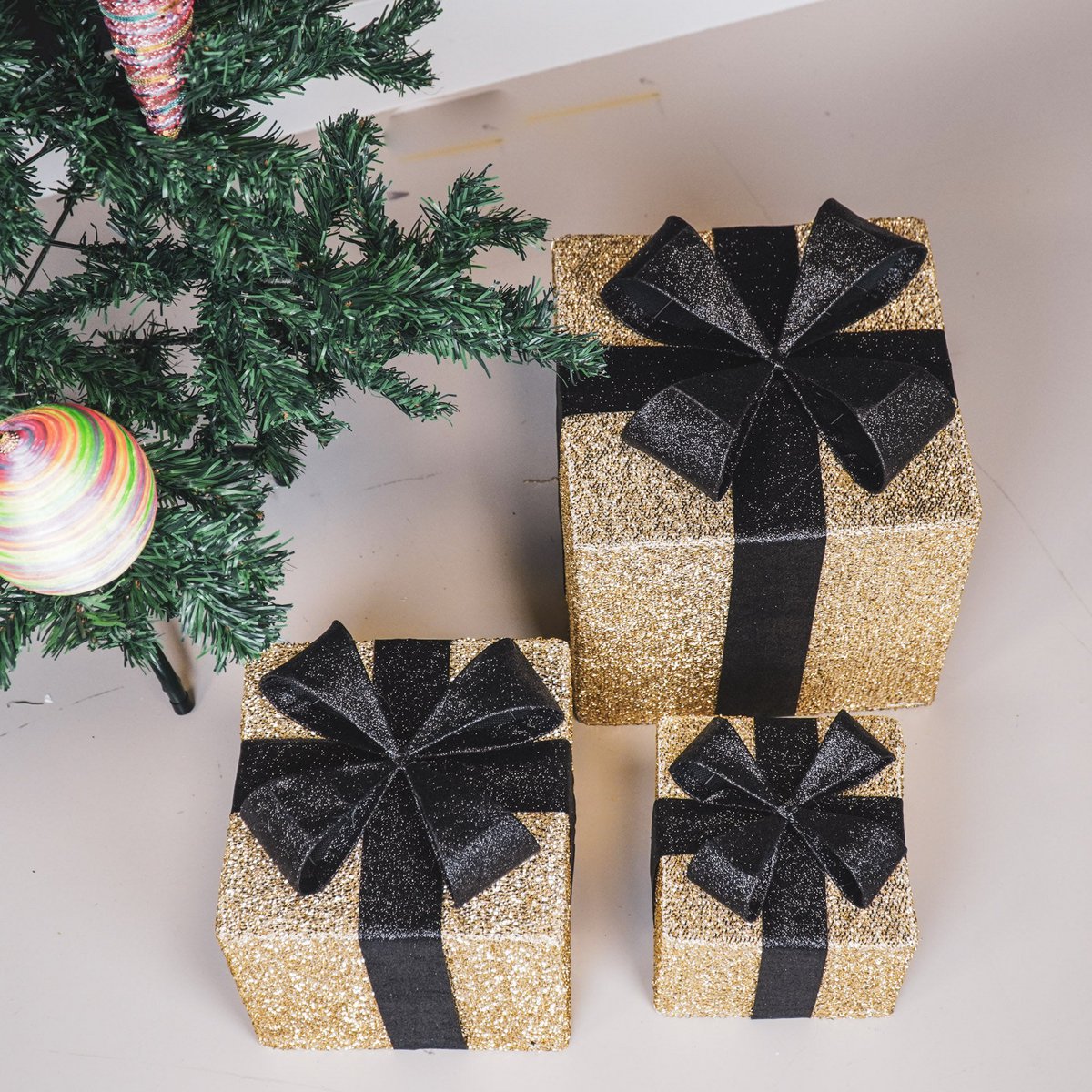 Led Kerstcadeau - S3 - Polysterene - Goud/Zwart -15/20/25cm